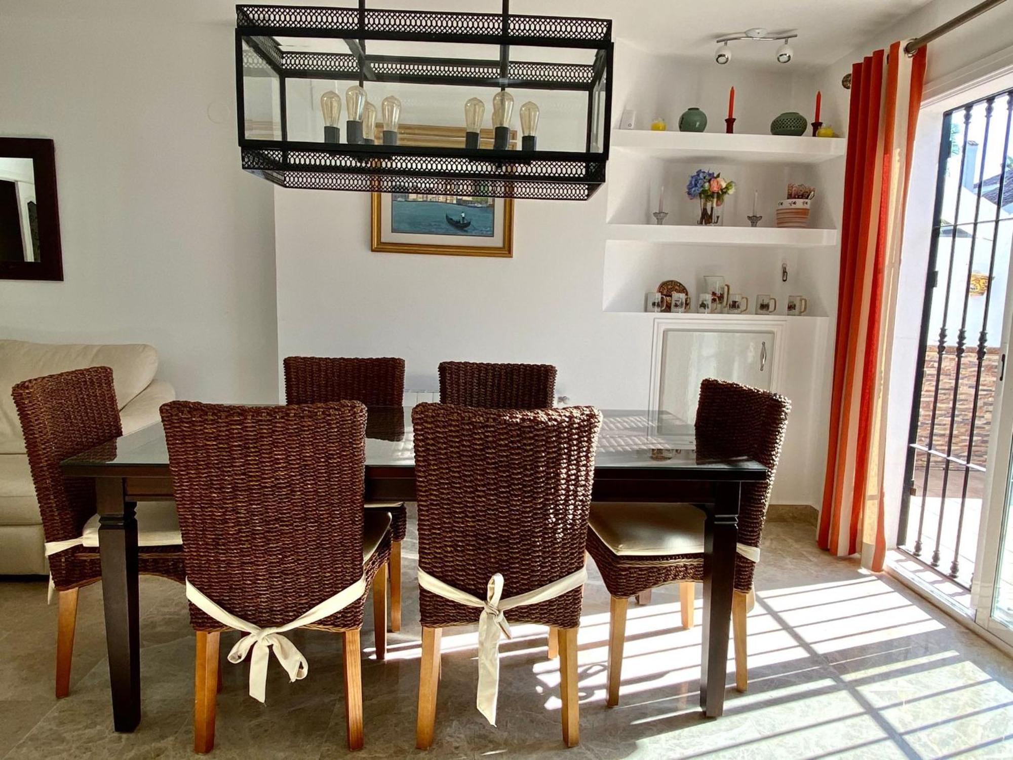Apartamentos Naranjos Del Sol 마르베야 객실 사진