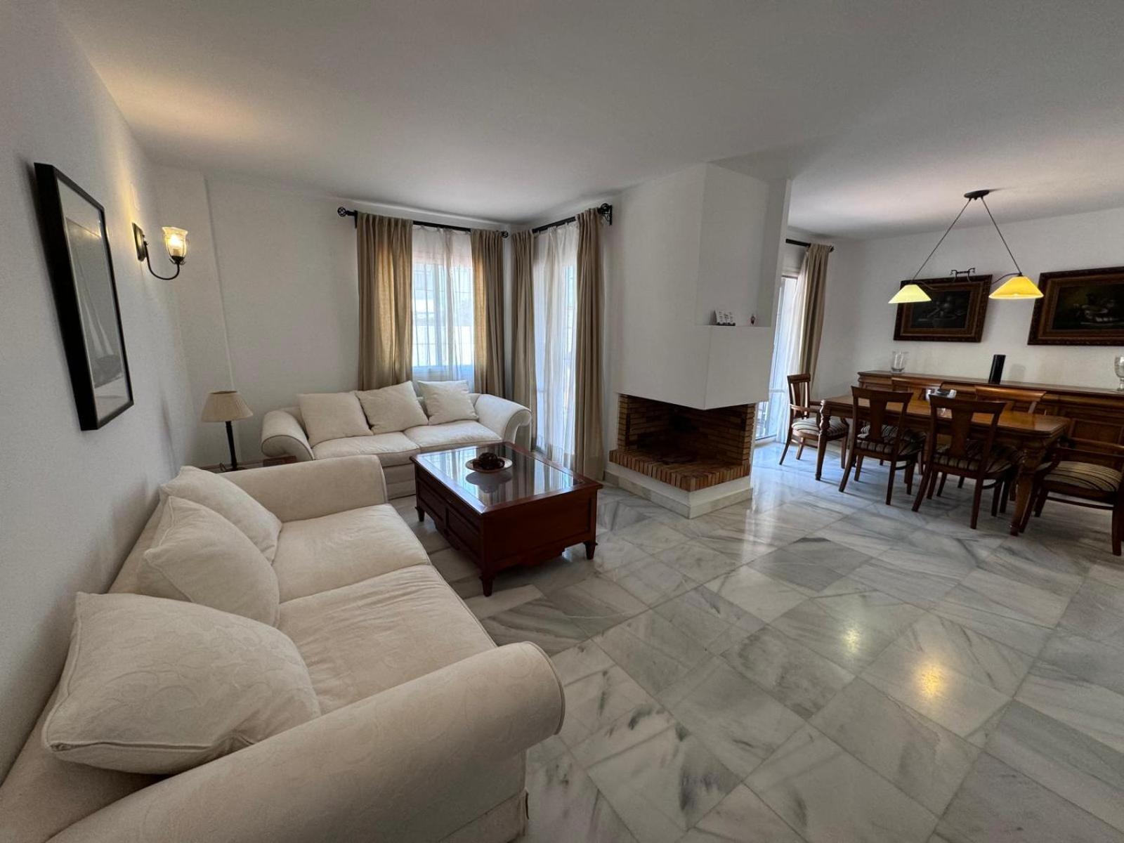 Apartamentos Naranjos Del Sol 마르베야 외부 사진