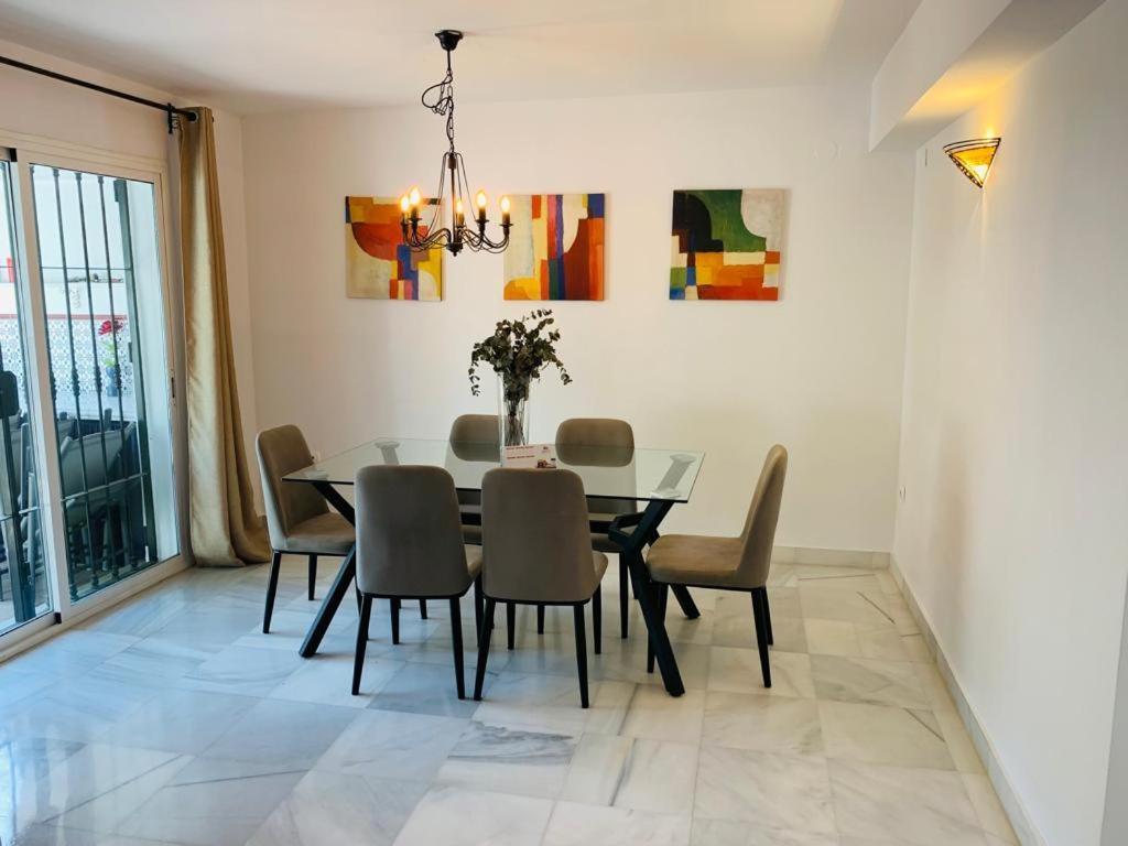 Apartamentos Naranjos Del Sol 마르베야 외부 사진