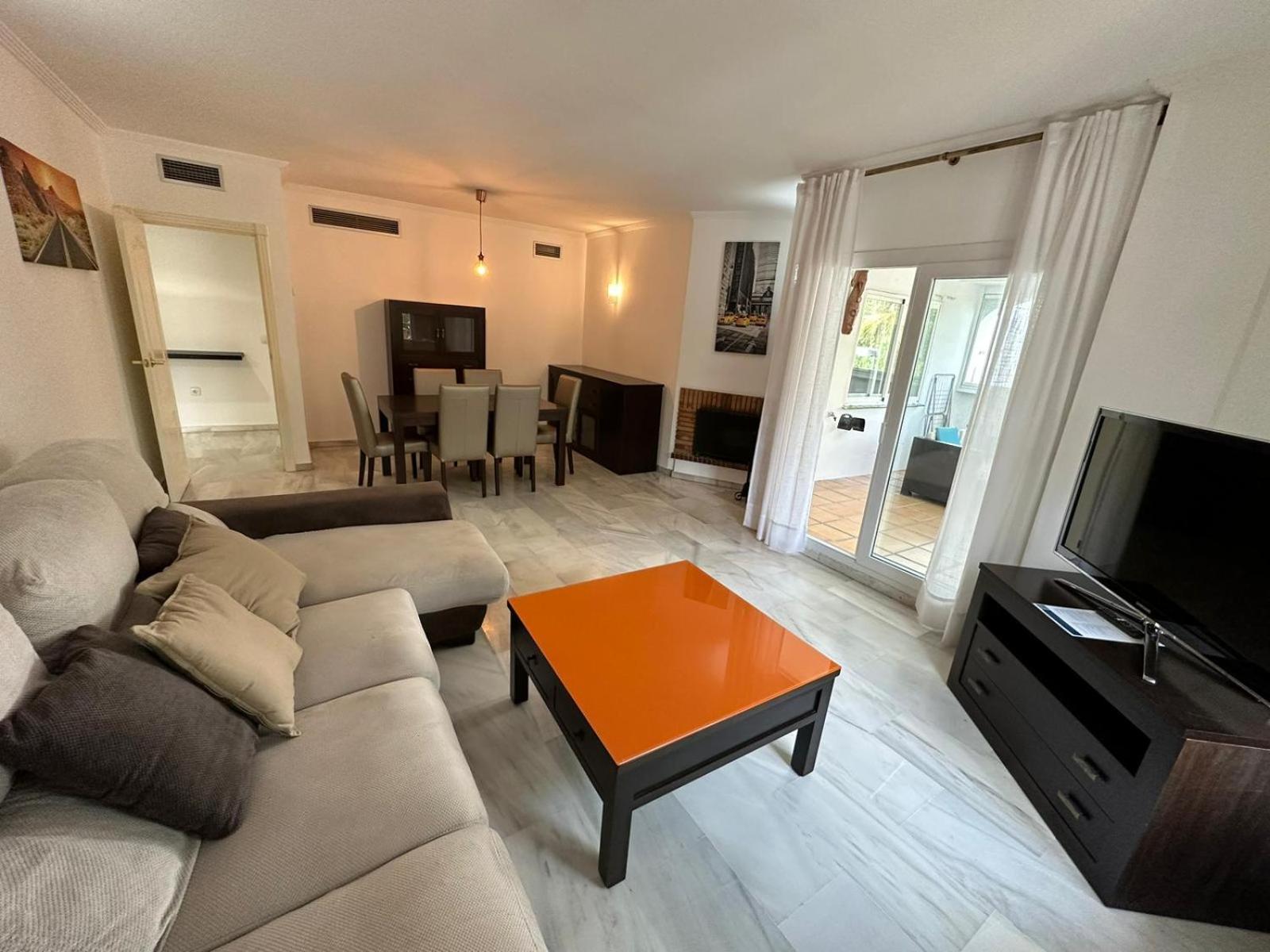 Apartamentos Naranjos Del Sol 마르베야 외부 사진