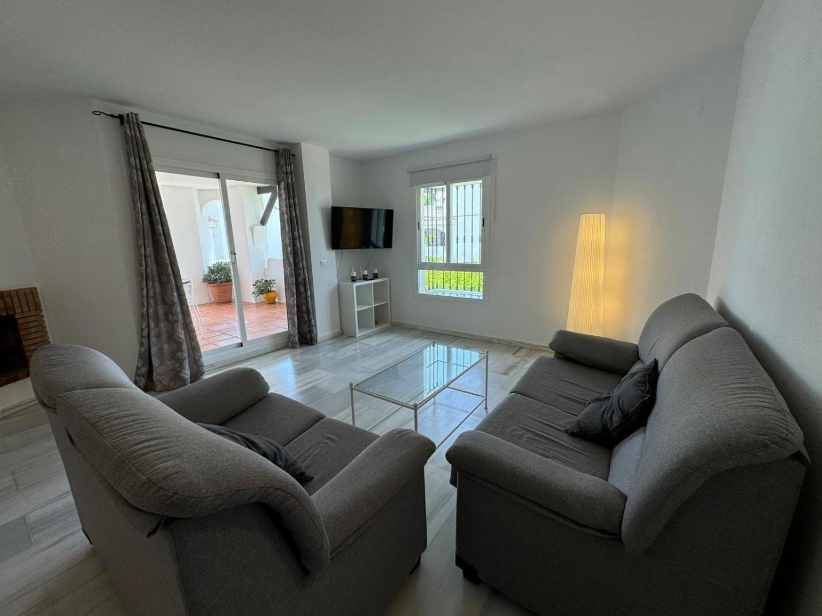 Apartamentos Naranjos Del Sol 마르베야 외부 사진