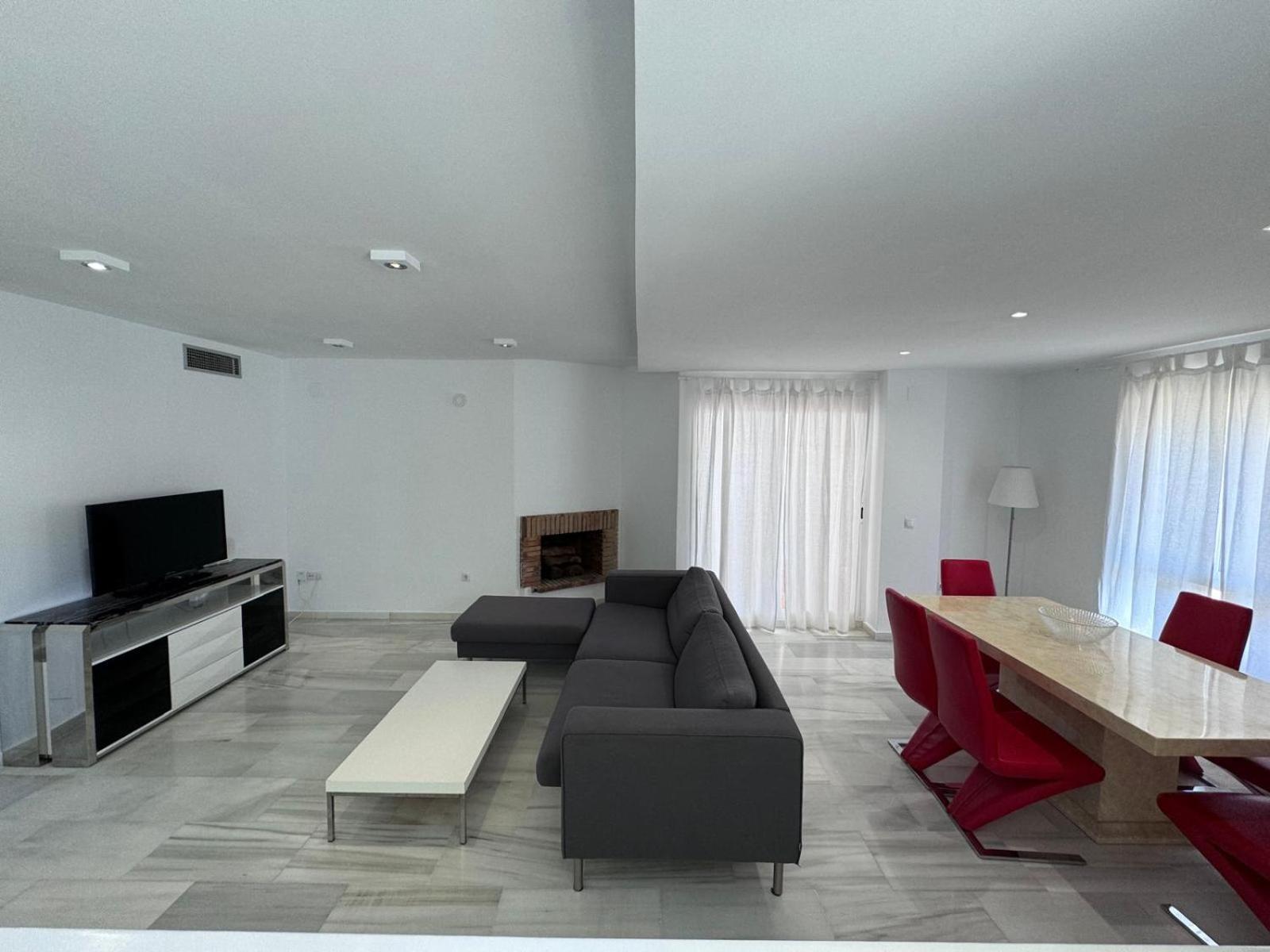 Apartamentos Naranjos Del Sol 마르베야 외부 사진