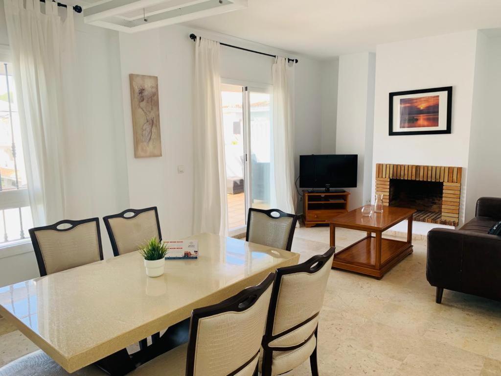 Apartamentos Naranjos Del Sol 마르베야 외부 사진