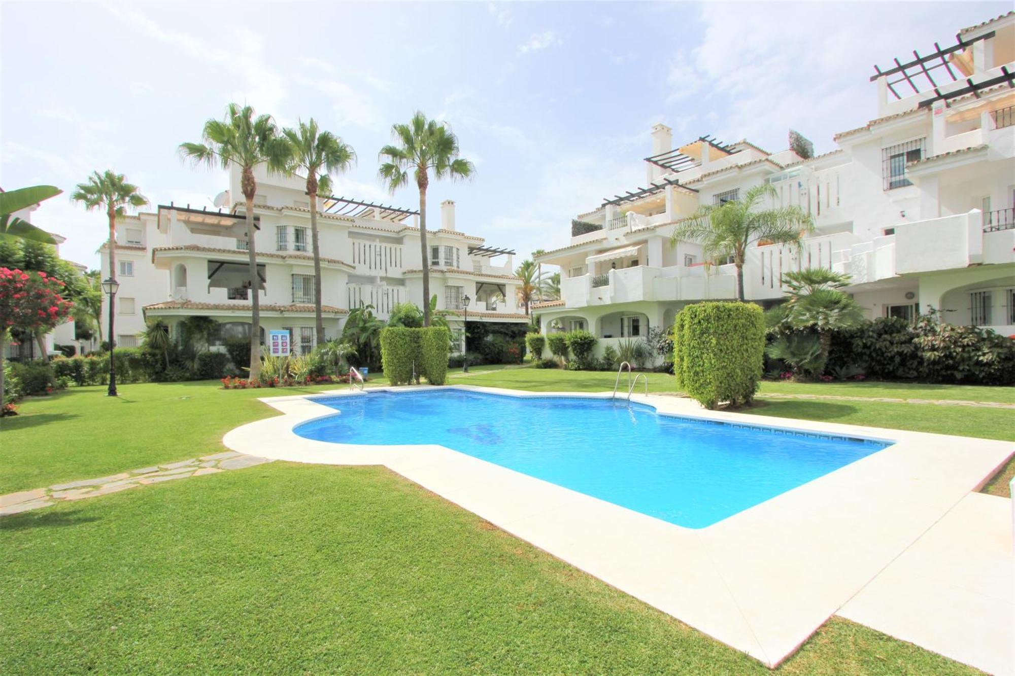 Apartamentos Naranjos Del Sol 마르베야 외부 사진