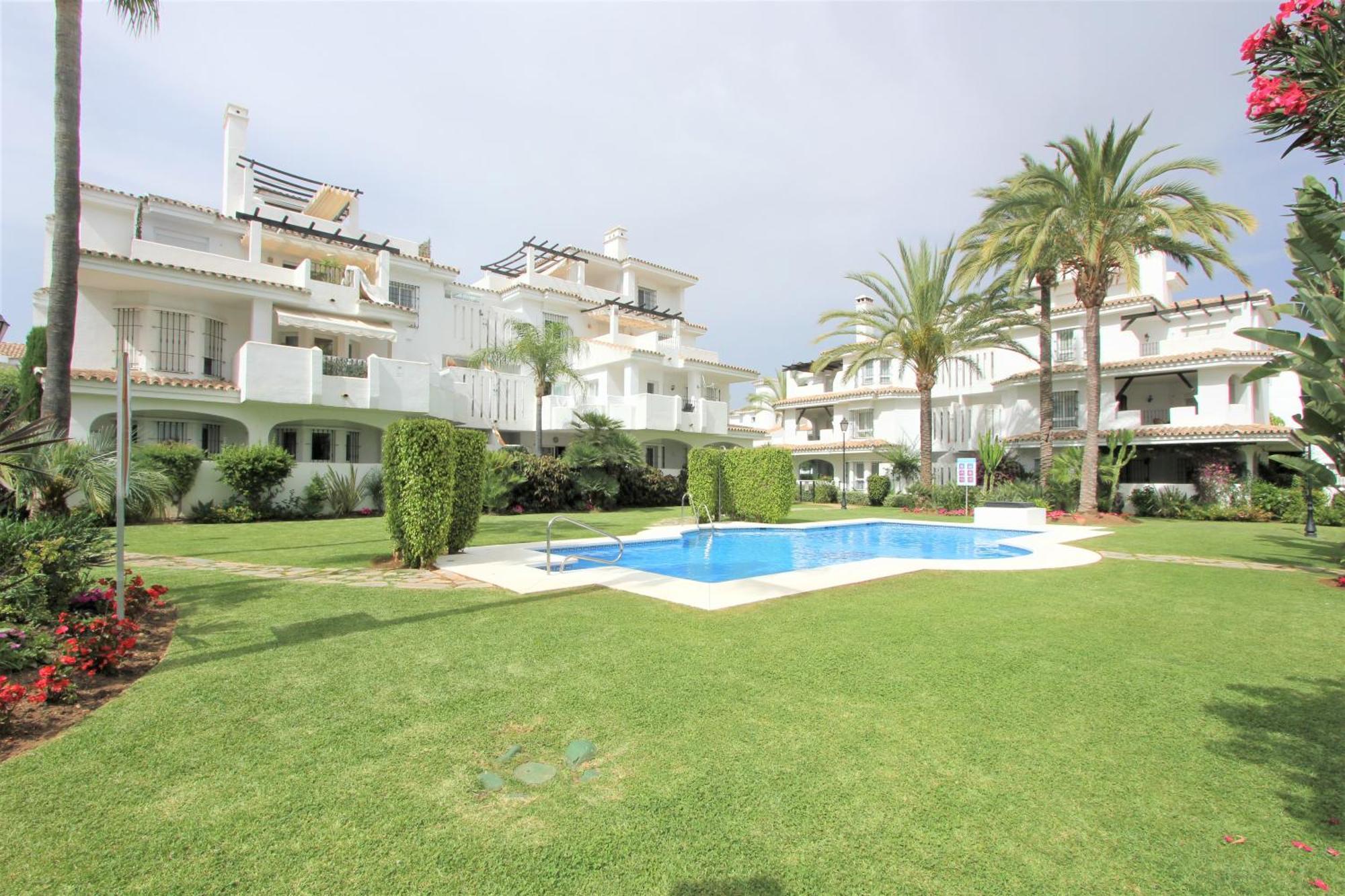 Apartamentos Naranjos Del Sol 마르베야 외부 사진